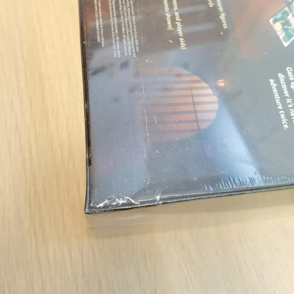 Betrayal at Baldur's Gate - damaged packaging