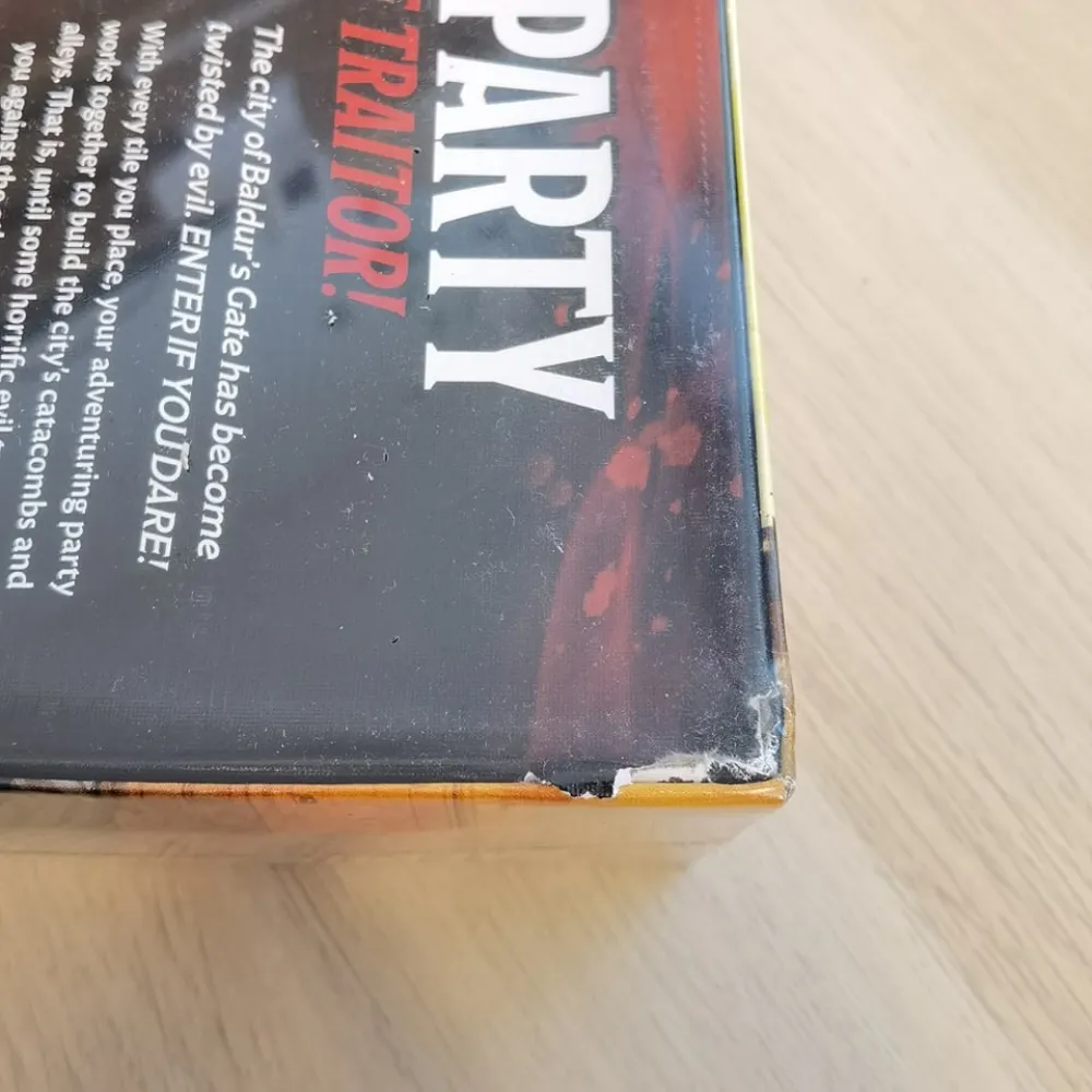 Betrayal at Baldur's Gate - damaged packaging