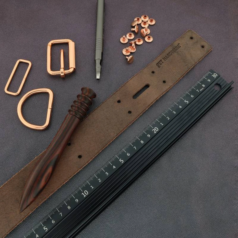 Bezpečnostní hliníkové pravítko Kemovan s protiskluzem 30 cm