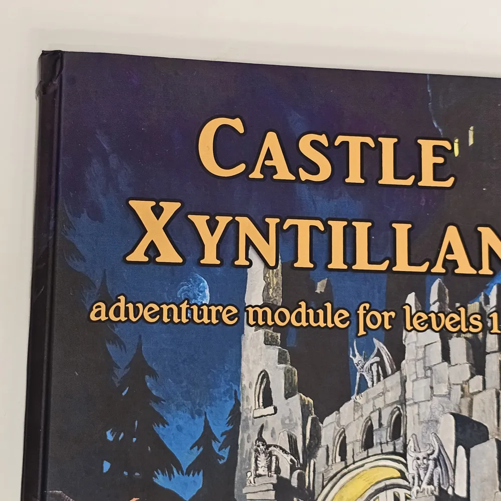 Castle Xyntillan – beschädigt