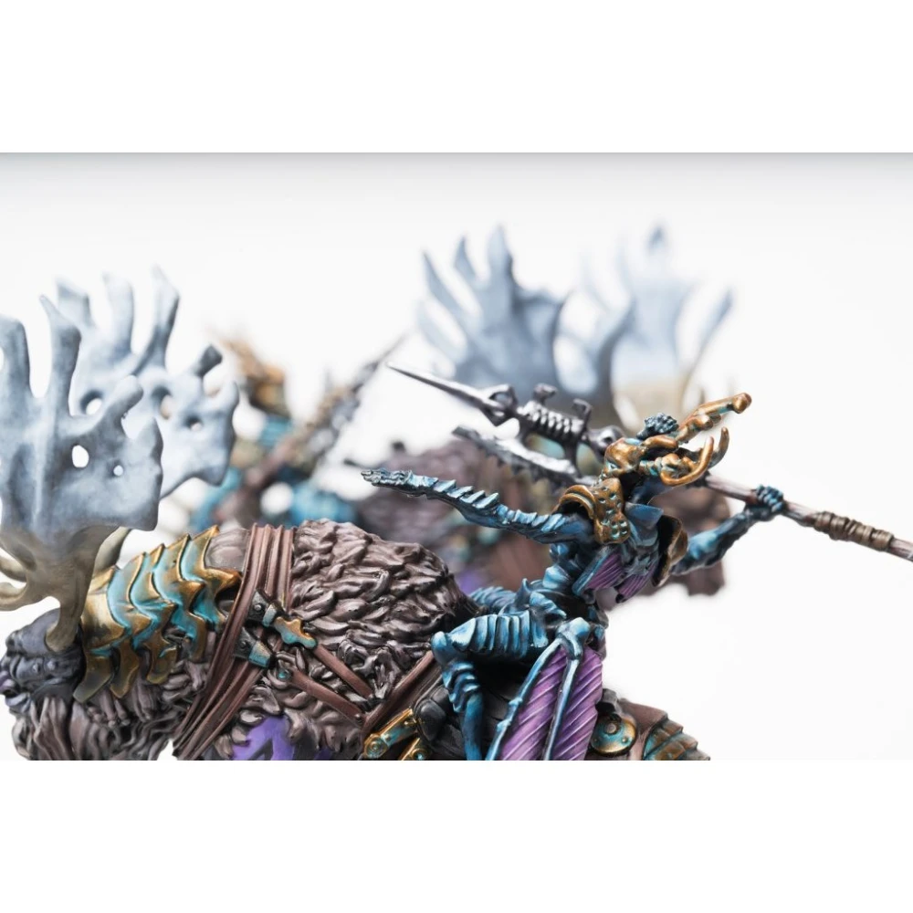 Conquest - Weaver Courts: Gemred Knights