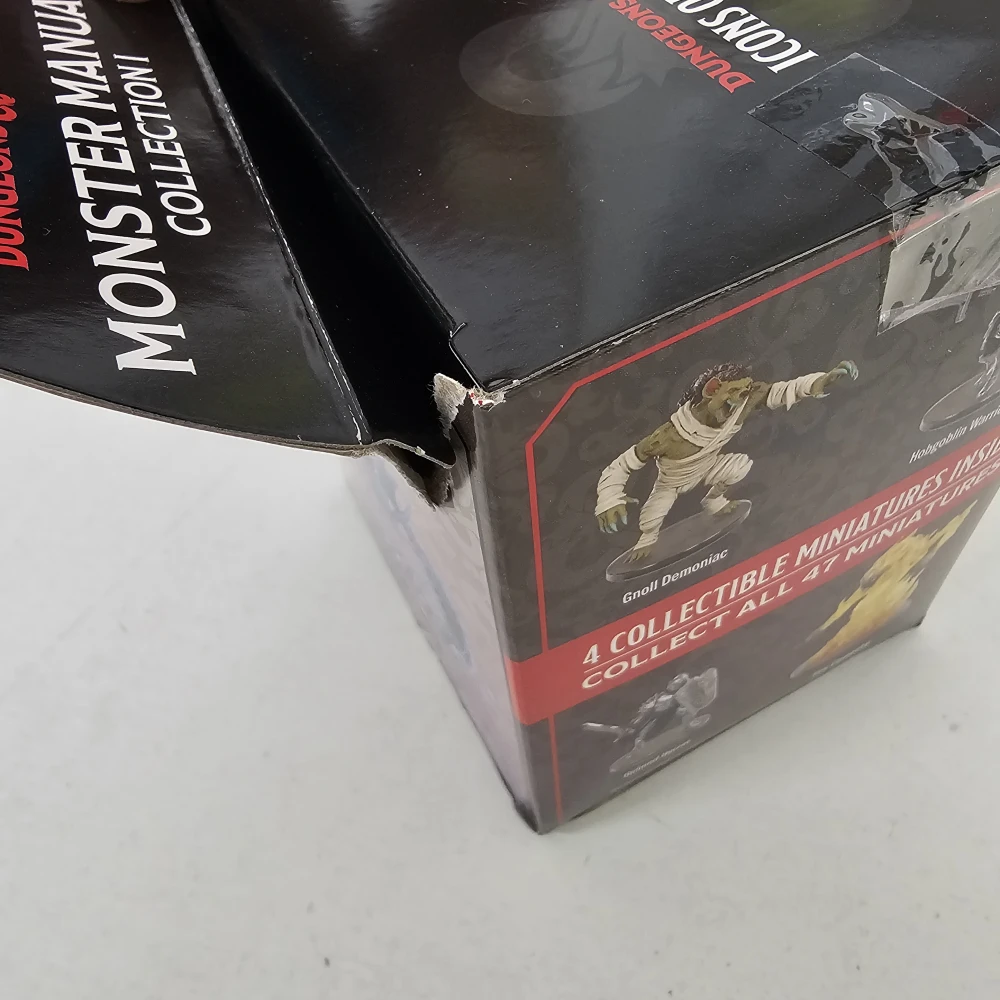 D&D Icons of the Realms: Monster Manual Collection 1 - poškodený obal