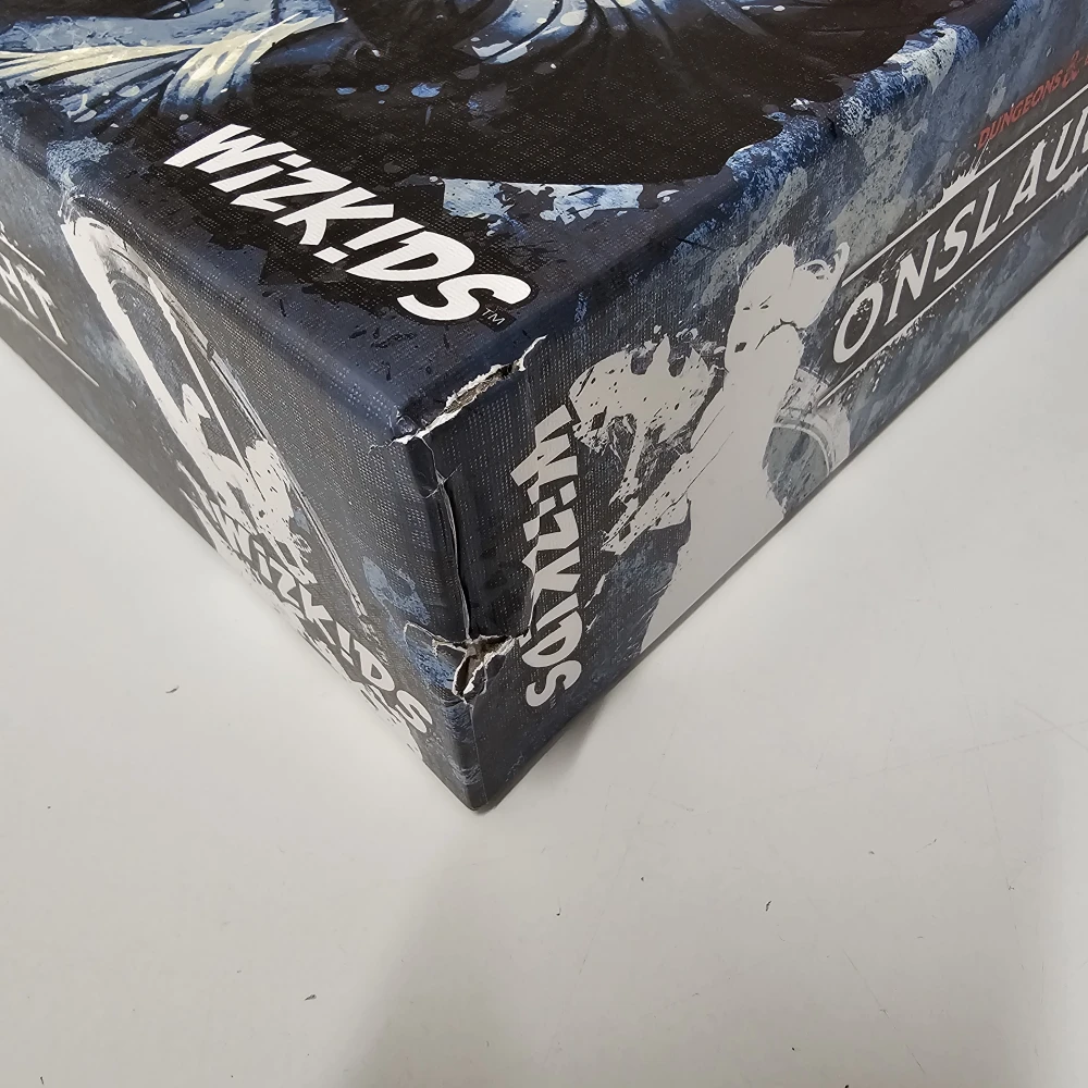 Dungeons & Dragons: Onslaught - beschädigte Verpackung