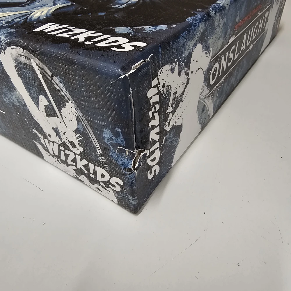 Dungeons & Dragons: Onslaught - beschädigte Verpackung