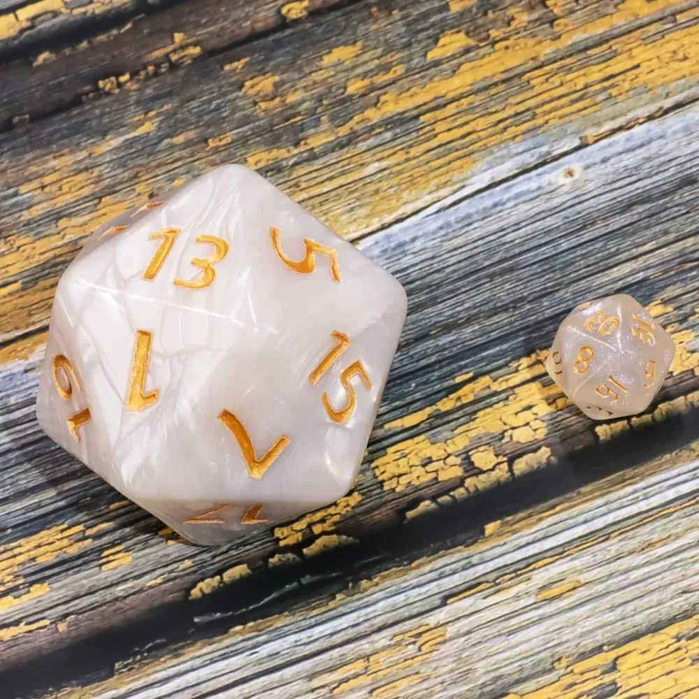 D20 Die - Selûne's Pearl (5.5 cm)