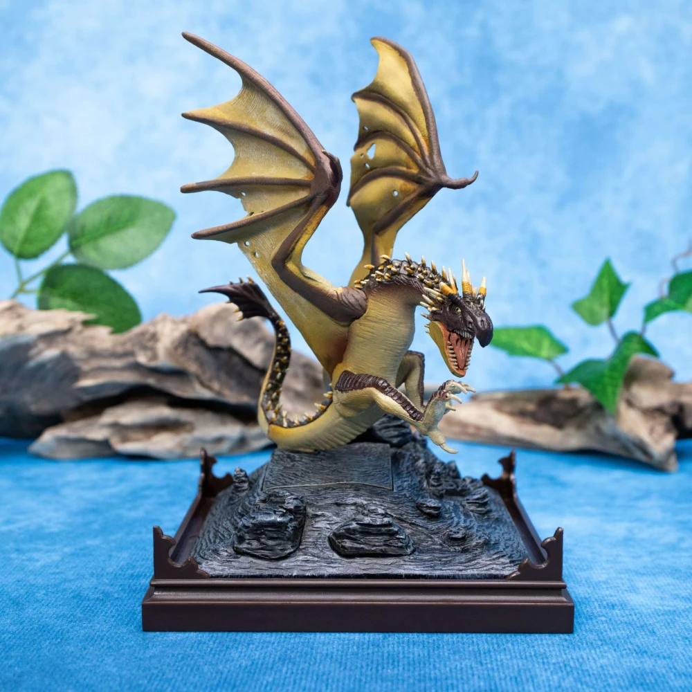 Harry Potter Magical Creatures - soška maďarského draka s tŕňovým chvostom