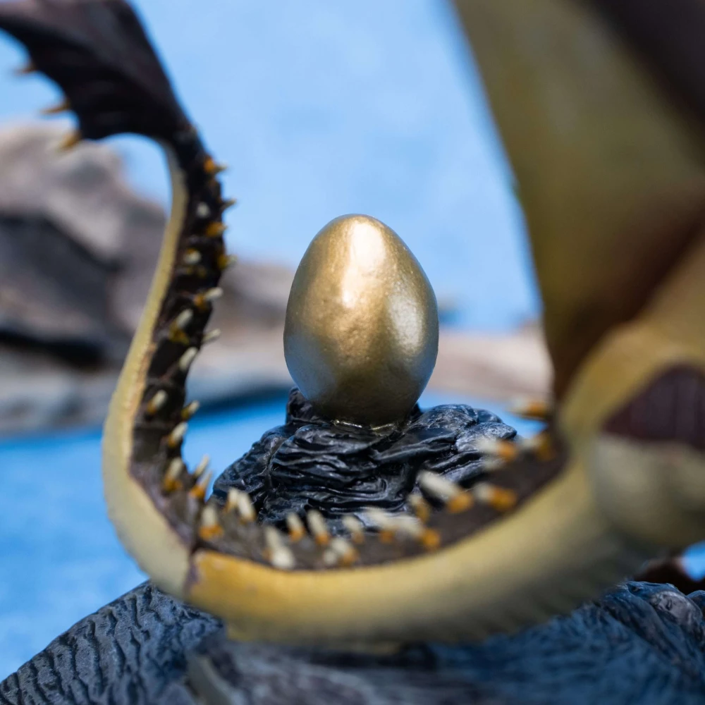 Harry Potter Magical Creatures - soška maďarského draka s tŕňovým chvostom