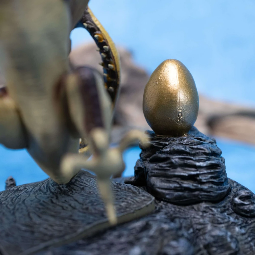 Harry Potter Magical Creatures - soška maďarského draka s tŕňovým chvostom