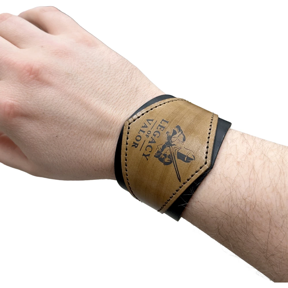 Lederarmband mit Ziernaht Legacy of Valor