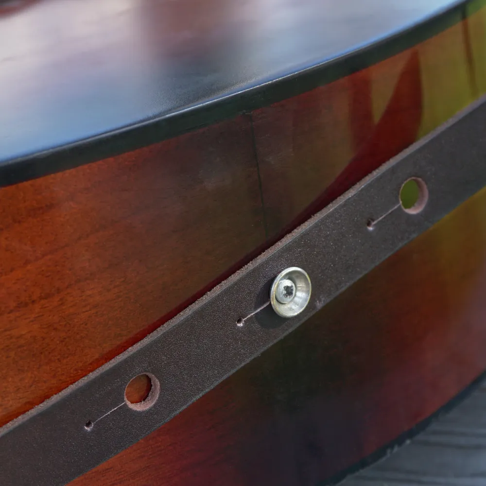 Leather electric guitar strap