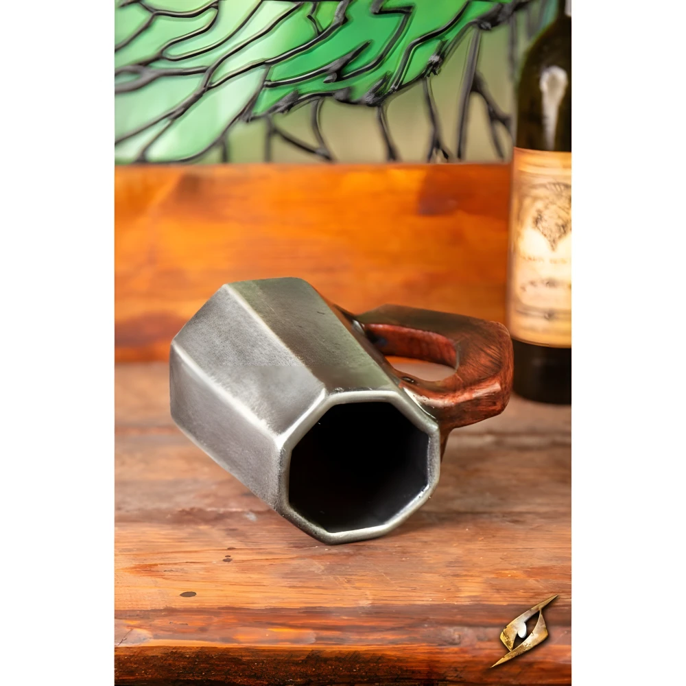 Gepolsterter Zinnkrug