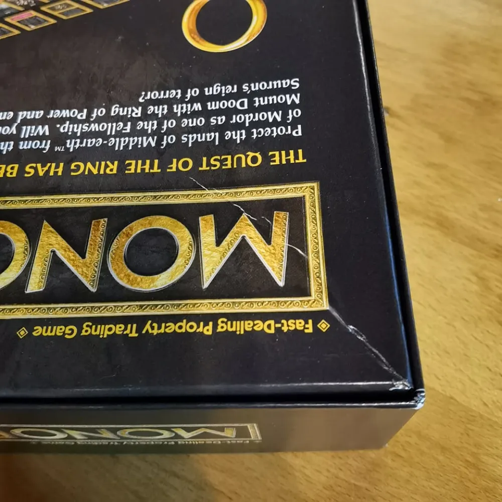 Monopoly: Der Herr der Ringe - beschädigte Verpackung