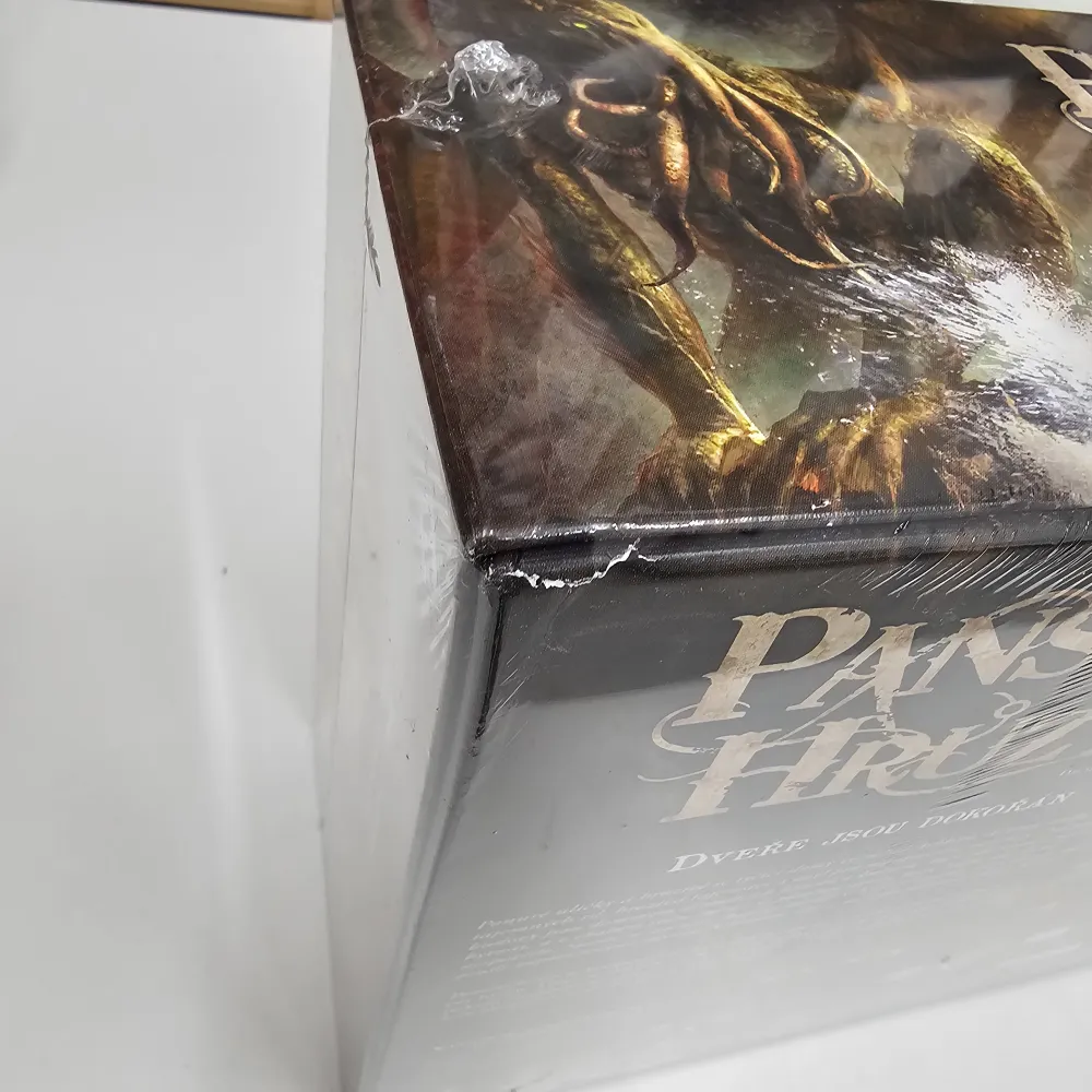 Panství hrůzy (Mansions of Madness, druhé vydání) - poškozený obal
