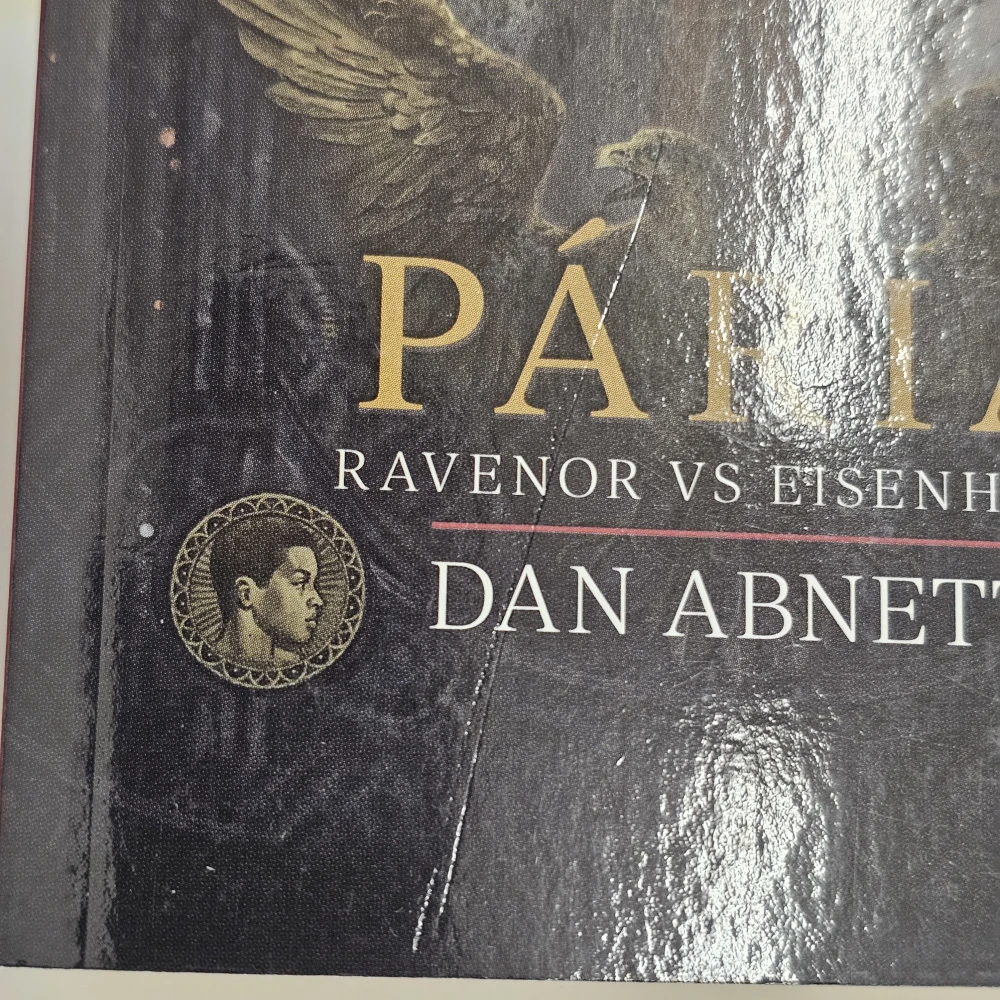 Pária: Ravenor vs Eisenhorn - poškozeno