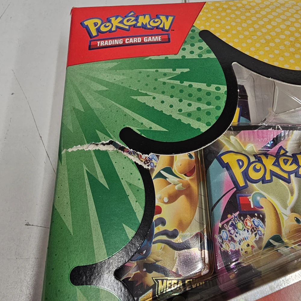 Pokémon TCG: ME02.5 Ascended Heroes - First Partner Deluxe Pin Collection - poškodený obal