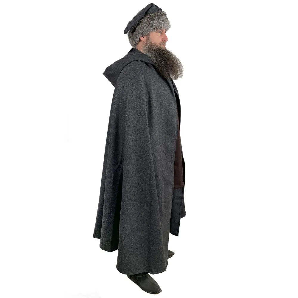 Polkruhový vlnený plášť