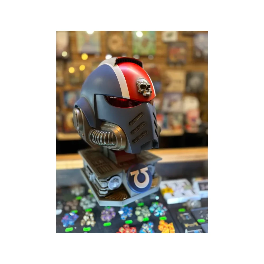 Replika Warhammer 40000 - Helma Space Marine 2 Lieutenant Titus