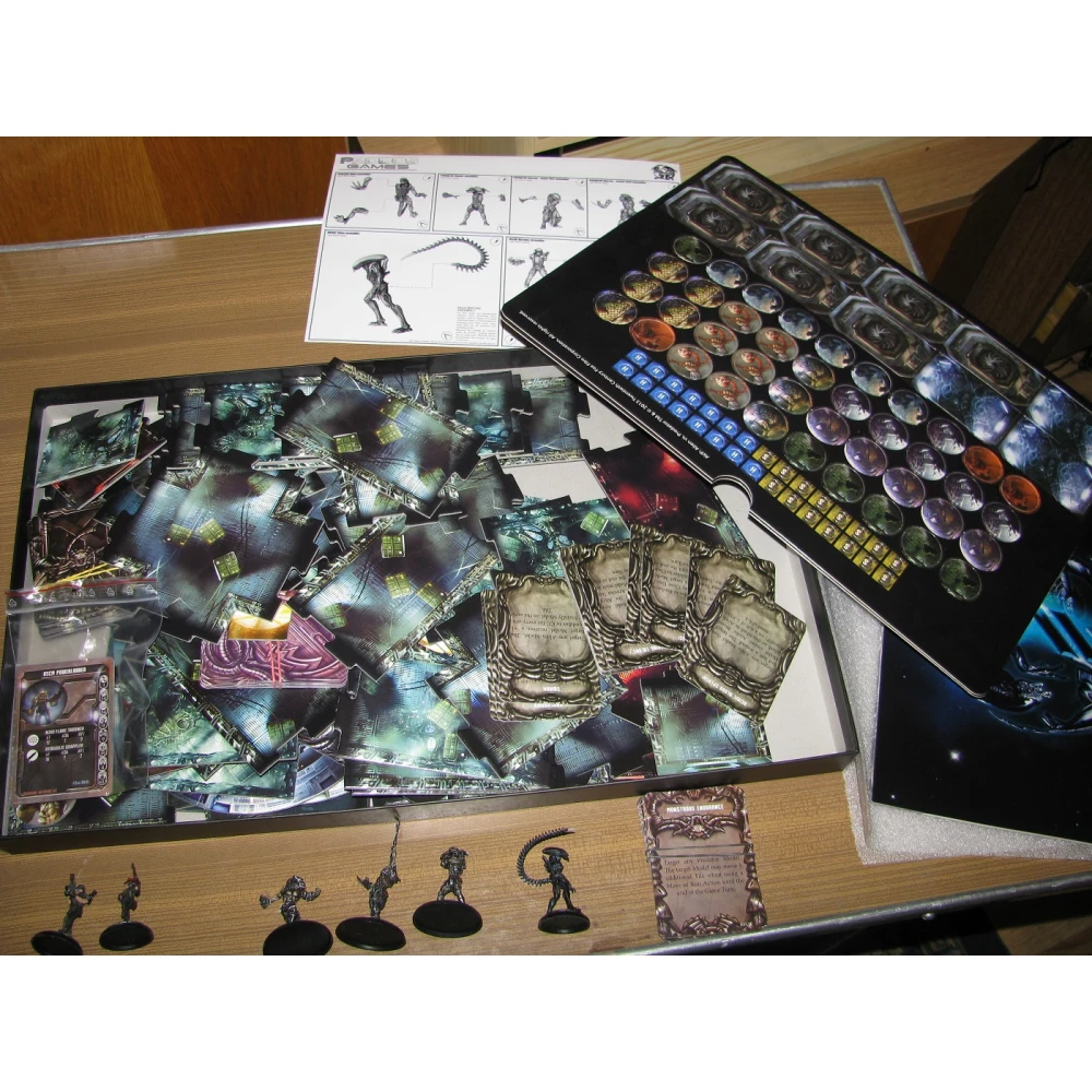 Alien vs Predator: The Hunt Begins 1st Edition