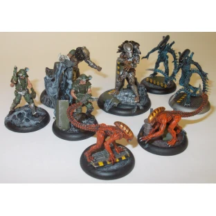Alien vs Predator: The Hunt Begins 1st Edition