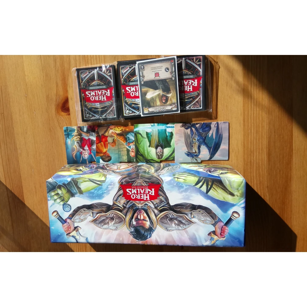 Hero Realms: Box, 240 Kartenhüllen und 1 Promokarte