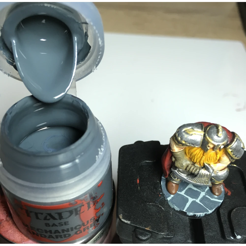 Citadel Base: Mechanicus Standard Grey