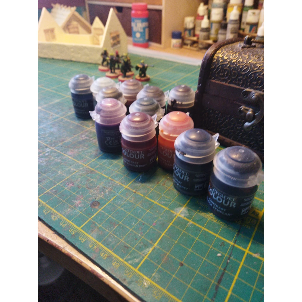 Citadel Contrast: Militarum Green