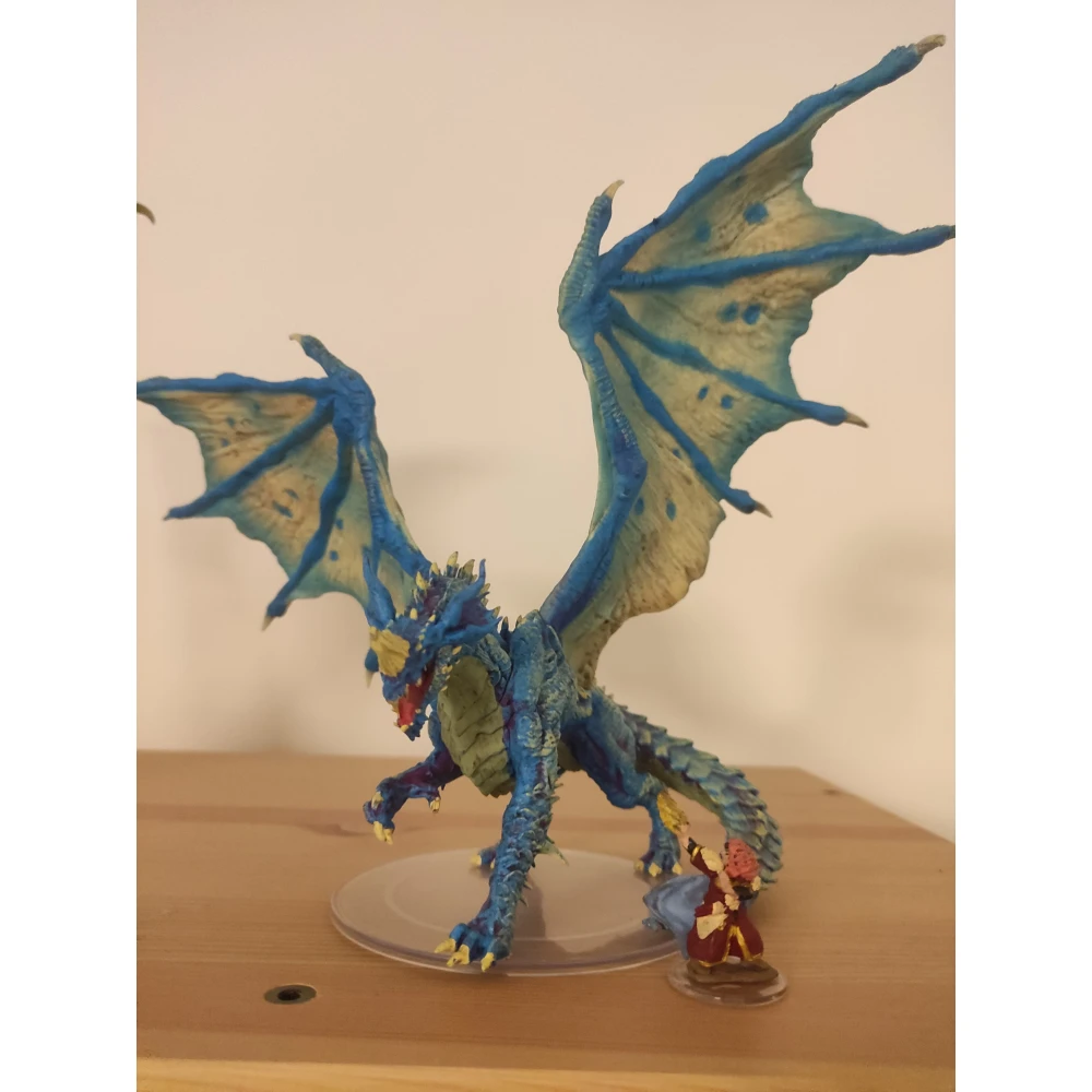 D&D Icons of the Realms: Adult Blue Dragon Premium Figure