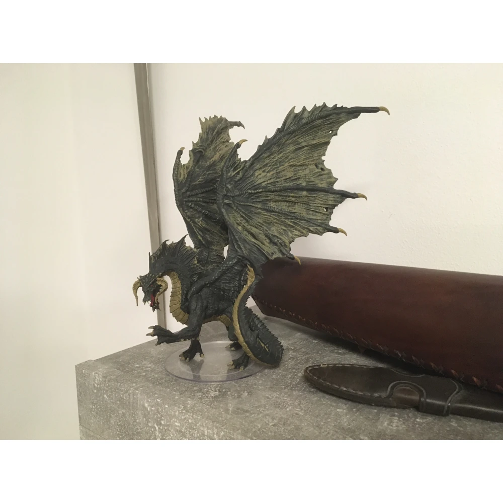 D&D Miniatures: Icons of the Realms - Adult Black Dragon Premium