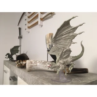 D&D Miniatures: Icons of the Realms - Adult White Dragon Premium