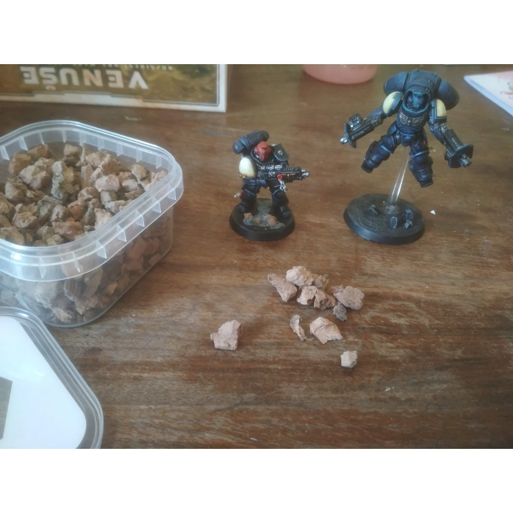 Dekorace Army Painter - Battlefield Rocks, posyp