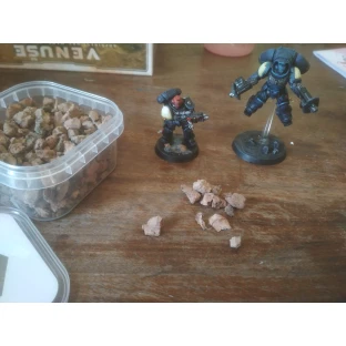 Dekorace Army Painter - Battlefield Rocks, posyp