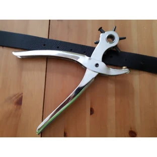 Dierovacie kliešte na koži