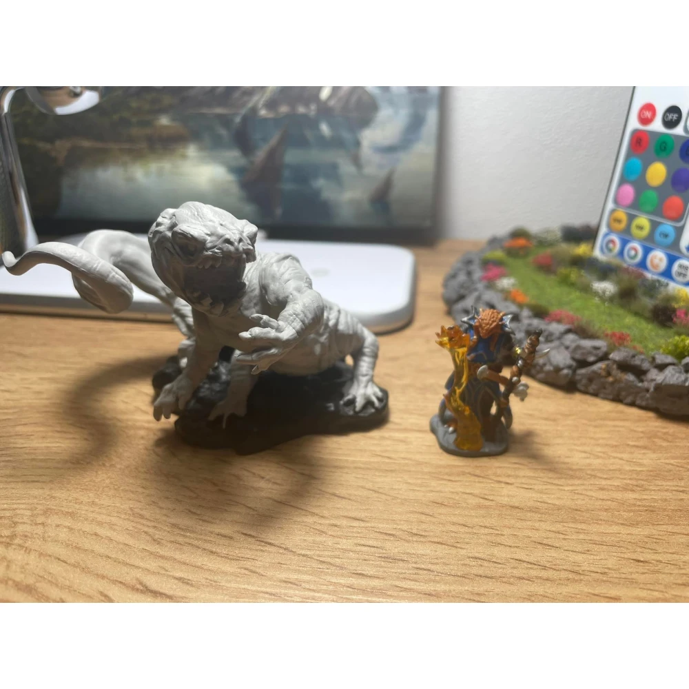 Dungeons & Dragons Nolzur's Marvelous Miniatures: Frost Salamander