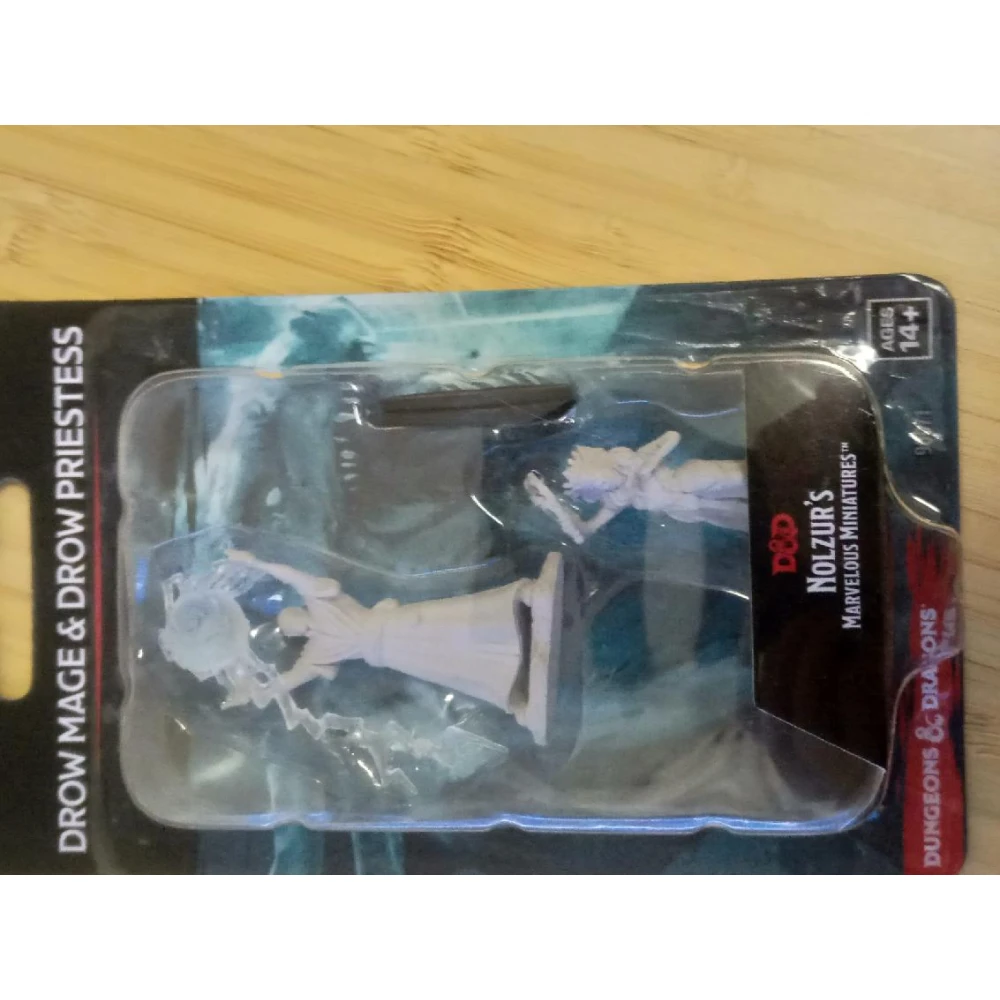 Dungeons & Dragons: Nolzur's Miniatures - Drow Mage & Priestess