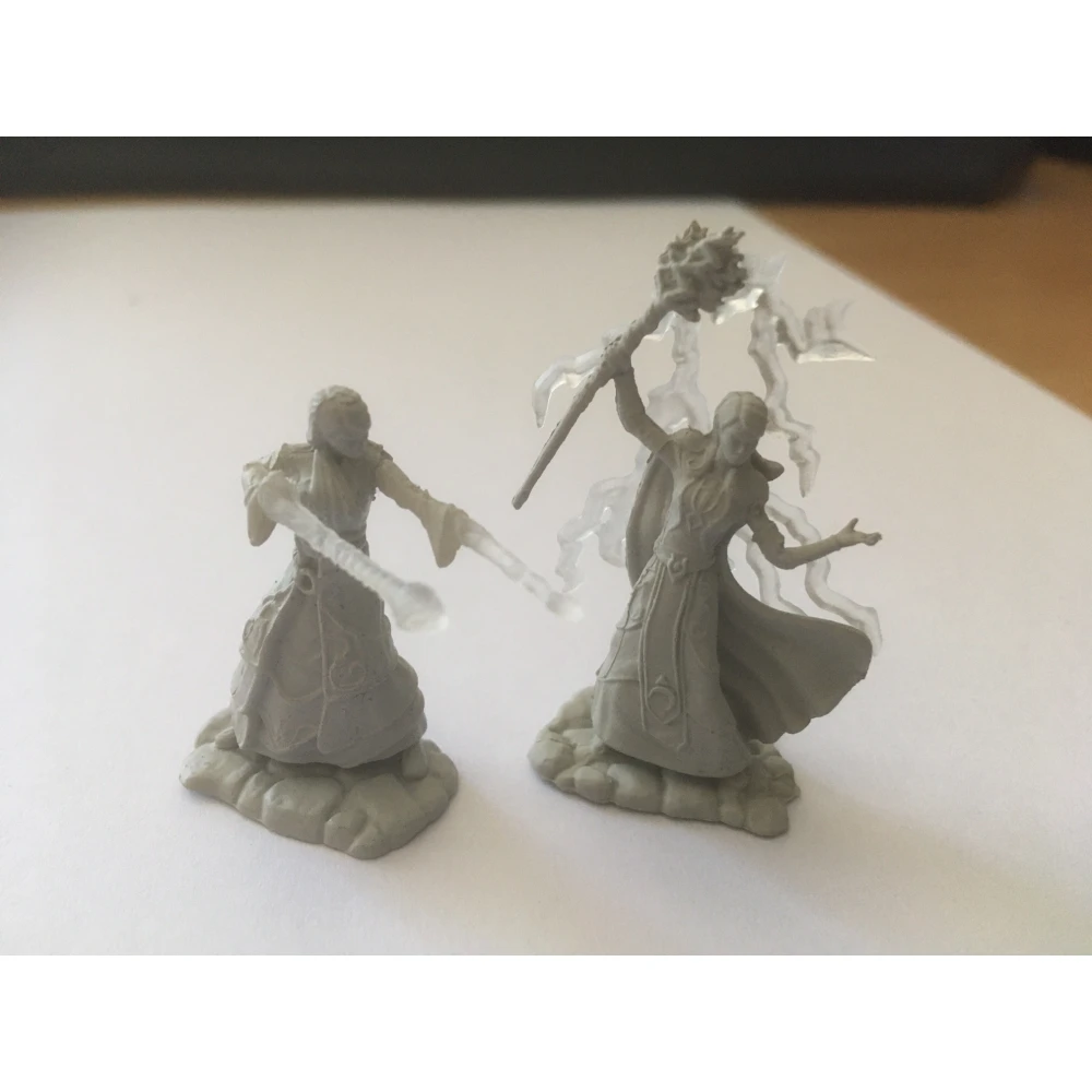 Dungeons & Dragons: Nolzur's Miniatures - Female Elf Wizard