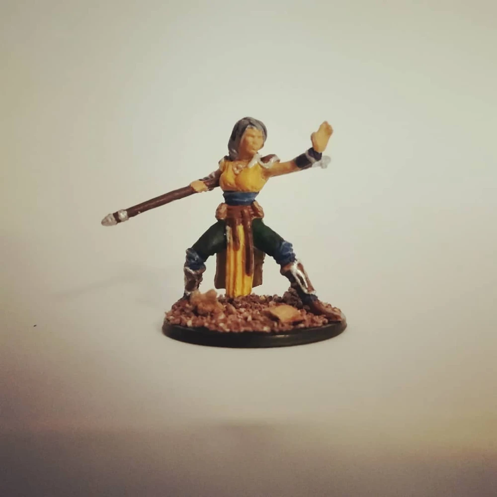 Dungeons & Dragons: Nolzur's Miniatures - Female Half-Elf Monk