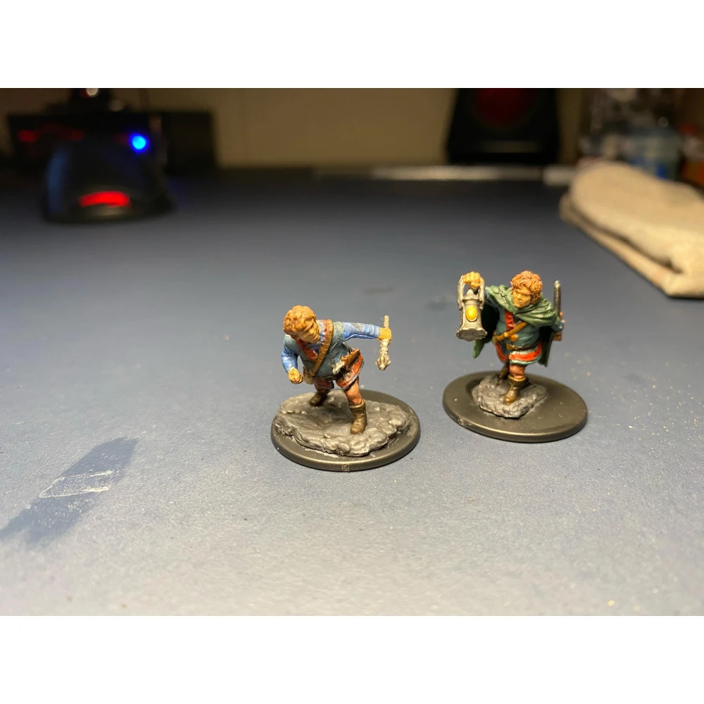 Dungeons & Dragons: Nolzur's Miniatures - Male Halfling Rogue