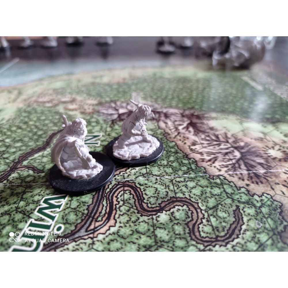 Dungeons & Dragons: Nolzur's Miniatures - Male Halfling Rogue