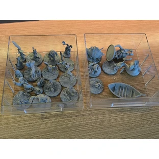 Dungeons & Lasers: Fantasy Miniatures Set