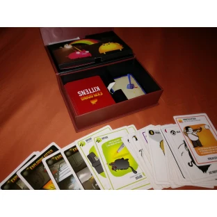 Exploding Kittens: First Edition (mňoukací krabička)
