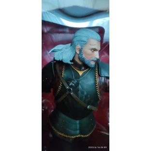 The Witcher 3: Geralt in Toussaint Tournament Armor Figure