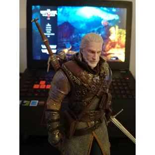 The Witcher 3 Figure: Geralt in Grandmaster Ursine Armor
