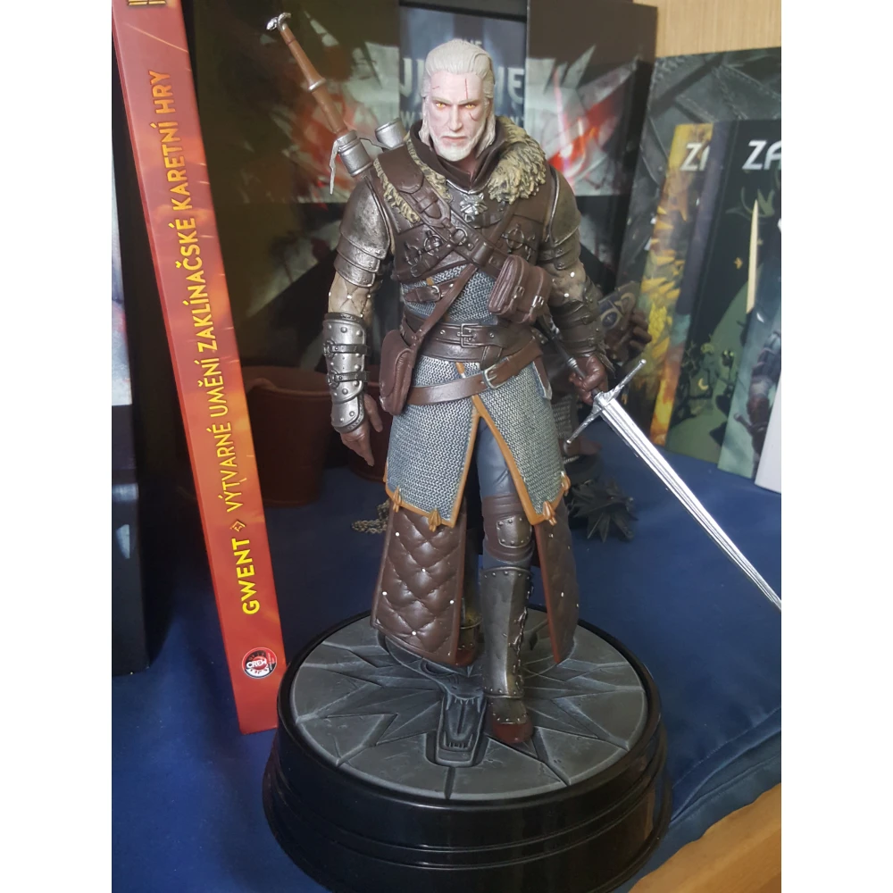 The Witcher 3 Figure: Geralt in Grandmaster Ursine Armor