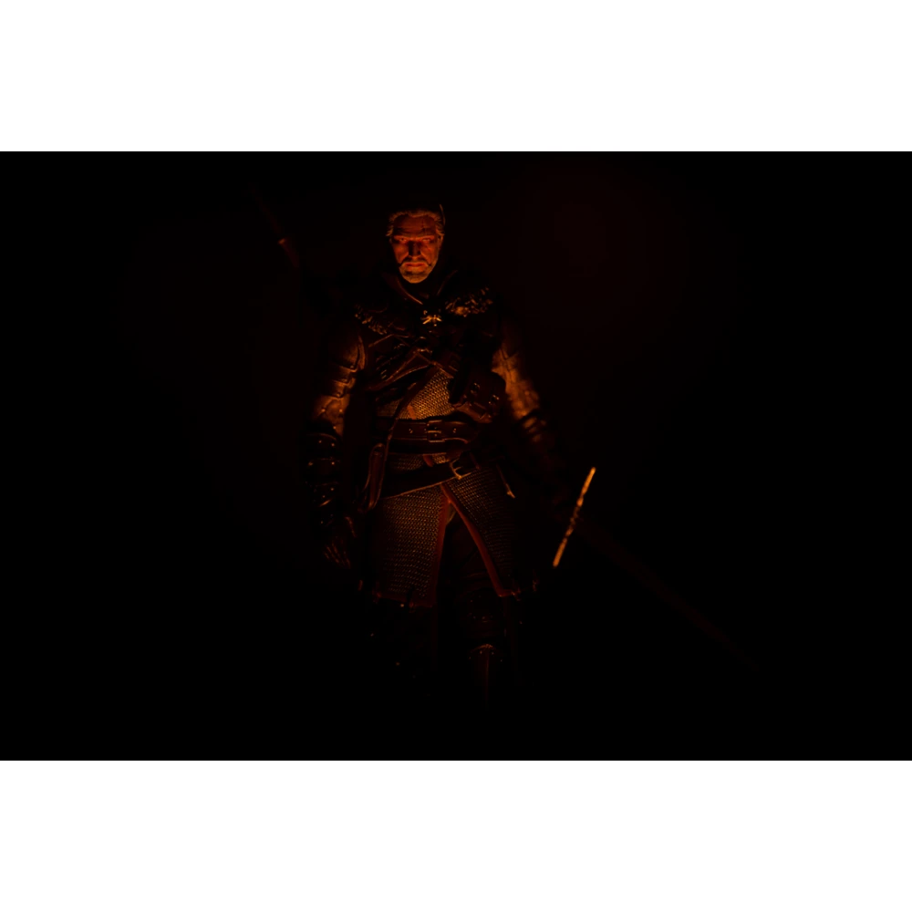 The Witcher 3 Figure: Geralt in Grandmaster Ursine Armor
