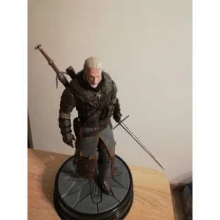 The Witcher 3 Figure: Geralt in Grandmaster Ursine Armor