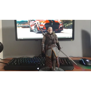 The Witcher 3 Figure: Geralt in Grandmaster Ursine Armor