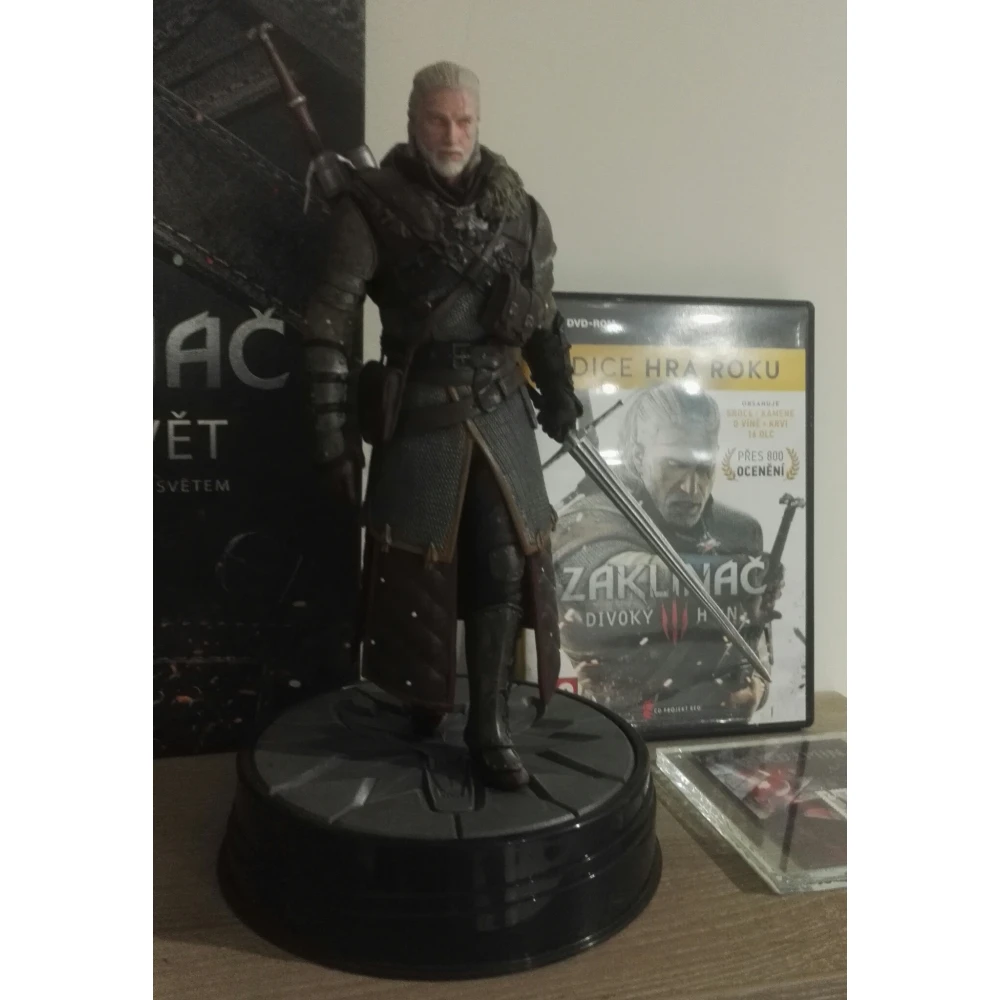 The Witcher 3 Figure: Geralt in Grandmaster Ursine Armor