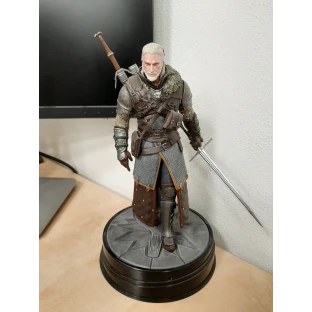 The Witcher 3 Figure: Geralt in Grandmaster Ursine Armor