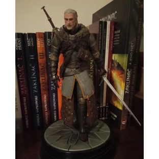 The Witcher 3 Figure: Geralt in Grandmaster Ursine Armor