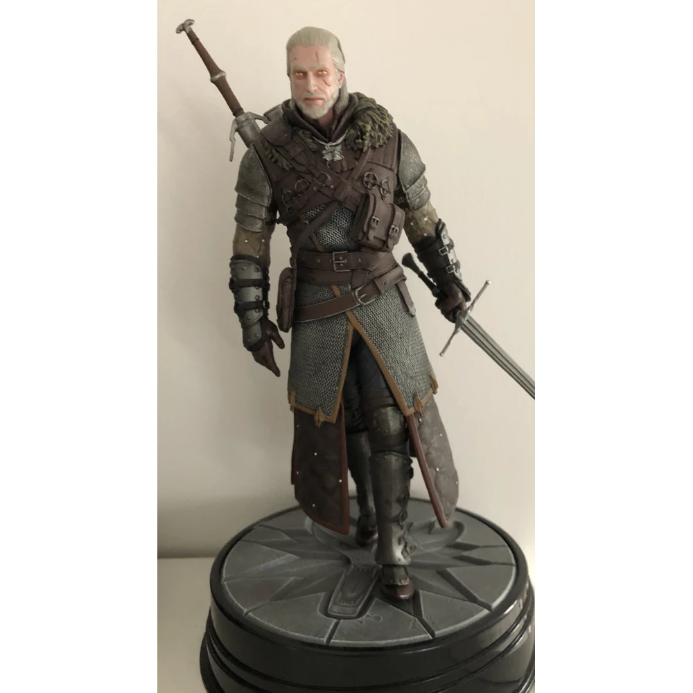 The Witcher 3 Figure: Geralt in Grandmaster Ursine Armor